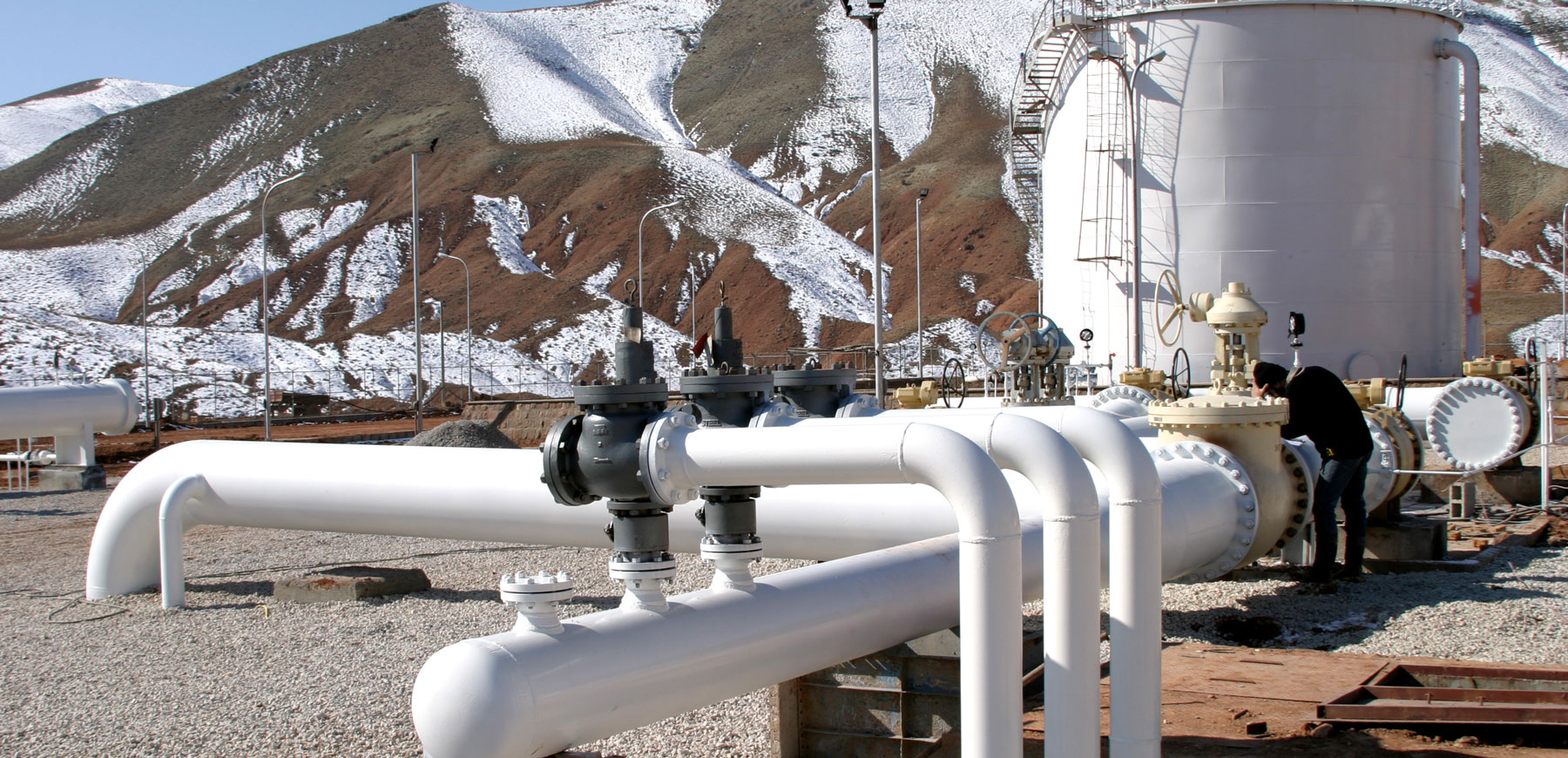 تلمبه خانه ها و تأسیسات خط لوله نفت خام نکا-ری